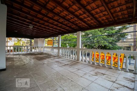 Casa para alugar com 260m², 3 quartos e 8 vagasTerraço