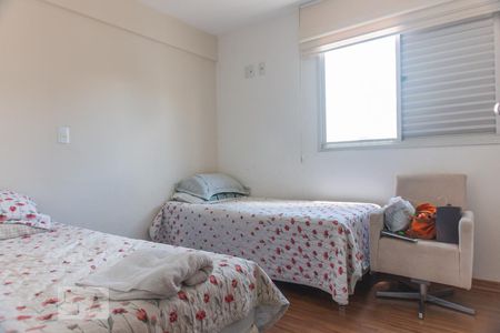 Apartamento à venda com 148m², 4 quartos e 3 vagasQuarto 2