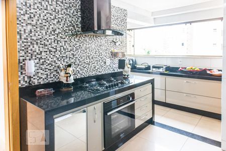 Apartamento à venda com 148m², 4 quartos e 3 vagasCozinha