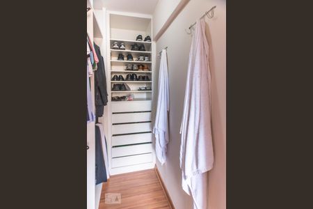 Apartamento à venda com 148m², 4 quartos e 3 vagasCloset