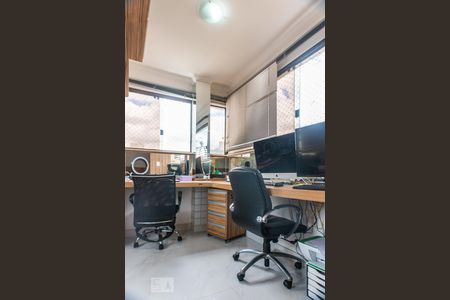 Apartamento à venda com 148m², 4 quartos e 3 vagasEscritório