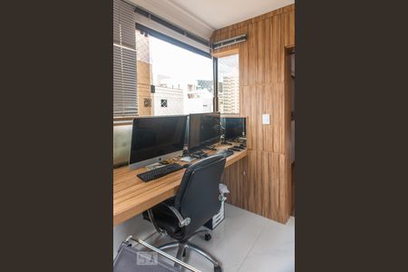 Apartamento à venda com 148m², 4 quartos e 3 vagasEscritório