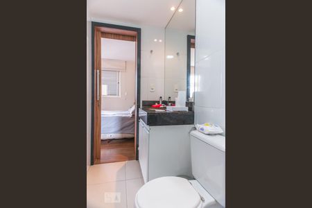 Apartamento à venda com 148m², 4 quartos e 3 vagasBanheiro da suíte