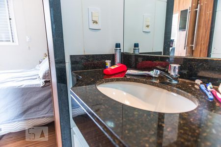 Apartamento à venda com 148m², 4 quartos e 3 vagasPia do banheiro da suíte