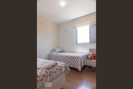 Apartamento à venda com 148m², 4 quartos e 3 vagasQuarto 2