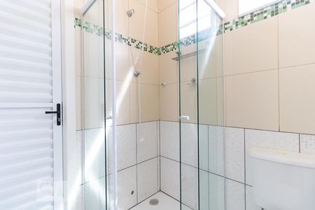 Banheiro de kitnet/studio para alugar com 1 quarto, 15m² em Cambuci, São Paulo