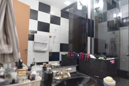 Banheiro da Suíte de apartamento para alugar com 2 quartos, 79m² em Copacabana, Rio de Janeiro