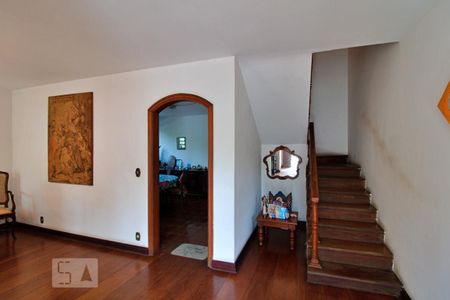 Casa à venda com 470m², 4 quartos e 4 vagasAcesso