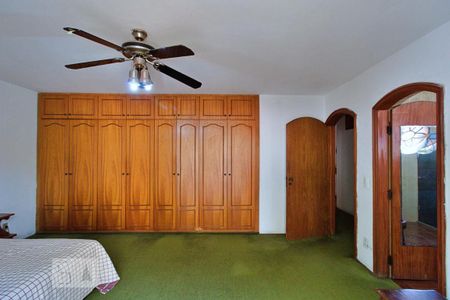 Casa à venda com 470m², 4 quartos e 4 vagasSuíte 2