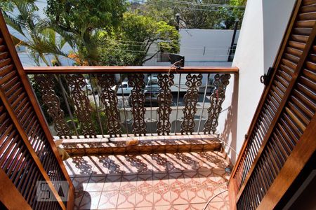 Casa à venda com 470m², 4 quartos e 4 vagasVaranda da Suíte 1