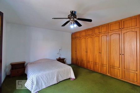 Casa à venda com 470m², 4 quartos e 4 vagasSuíte 2