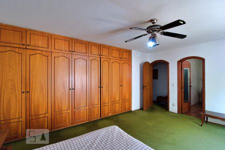 Casa à venda com 470m², 4 quartos e 4 vagasSuíte 2