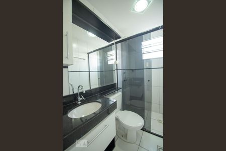 banheiro de apartamento para alugar com 2 quartos, 43m² em Loteamento Parque São Martinho, Campinas