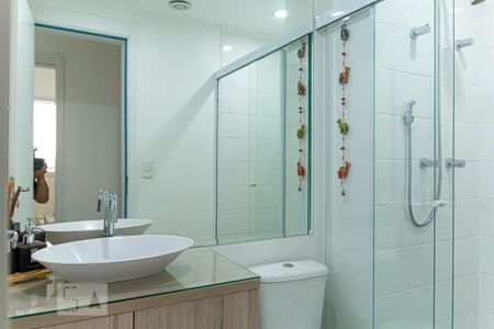 Apartamento à venda com 68m², 2 quartos e 1 vaga Apartamento à venda com 68m², 2 quartos e 1 vagaBanheiro