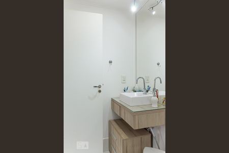 Apartamento à venda com 68m², 2 quartos e 1 vaga Apartamento à venda com 68m², 2 quartos e 1 vagaBanheiro da Suíte