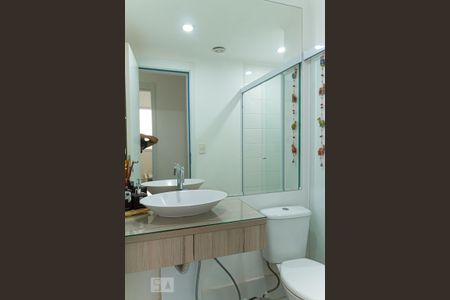 Apartamento à venda com 68m², 2 quartos e 1 vaga Apartamento à venda com 68m², 2 quartos e 1 vagaBanheiro