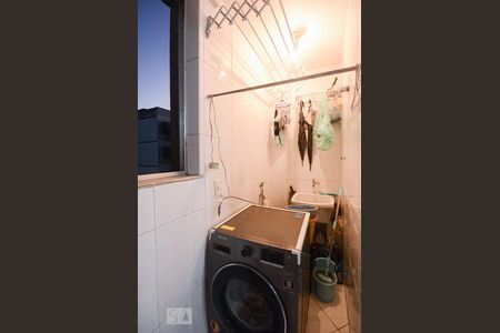 Apartamento à venda com 83m², 3 quartos e 1 vagaÁrea de serviço