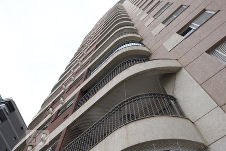 Apartamento para alugar com 65m², 2 quartos e 1 vagaFachada Traseira