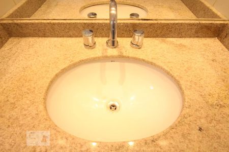 Apartamento para alugar com 65m², 2 quartos e 1 vagaBanheiro da Suíte