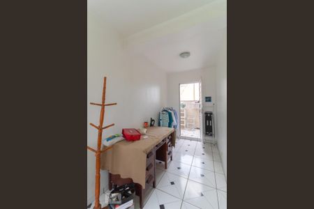 Casa à venda com 70m², 3 quartos e 2 vagas Casa à venda com 70m², 3 quartos e 2 vagasCloset
