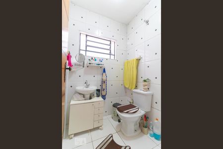 Casa à venda com 70m², 3 quartos e 2 vagas Casa à venda com 70m², 3 quartos e 2 vagasBanheiro