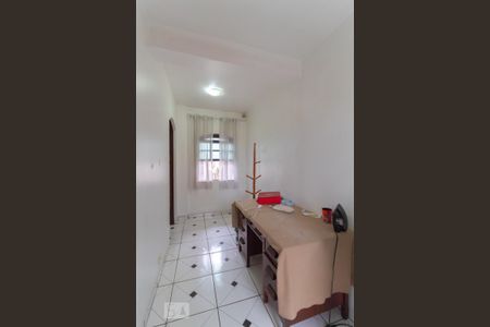 Casa à venda com 70m², 3 quartos e 2 vagas Casa à venda com 70m², 3 quartos e 2 vagasCloset