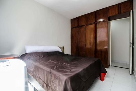 Quarto 1 de apartamento para alugar com 2 quartos, 70m² em Vila São João, Goiânia