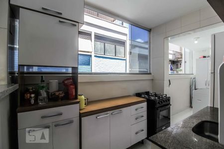 Cozinha de apartamento para alugar com 2 quartos, 70m² em Vila São João, Goiânia