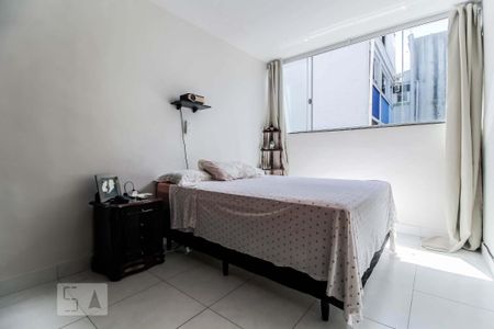 Quarto 2 de apartamento para alugar com 2 quartos, 70m² em Vila São João, Goiânia