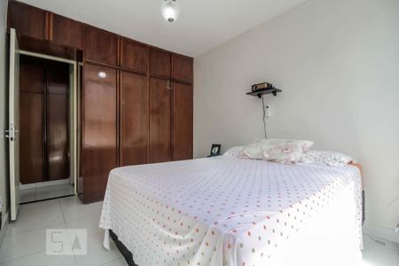 Quarto 2 de apartamento para alugar com 2 quartos, 70m² em Vila São João, Goiânia