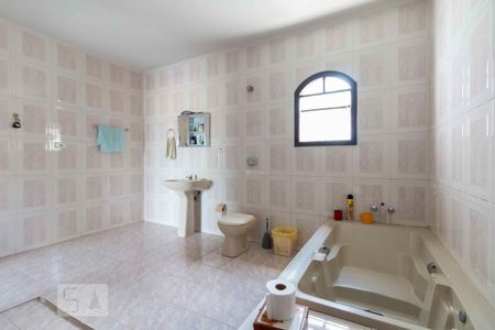 Casa à venda com 223m², 3 quartos e 4 vagas Casa à venda com 223m², 3 quartos e 4 vagasBanheiro Quarto 1 - Suite