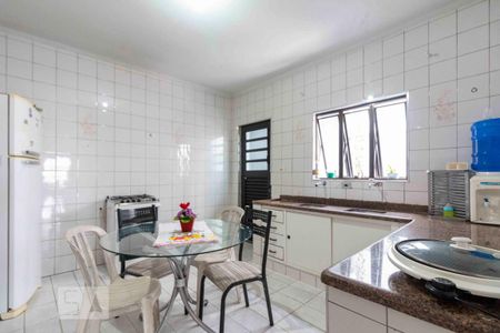 Casa à venda com 223m², 3 quartos e 4 vagas Casa à venda com 223m², 3 quartos e 4 vagasCozinha