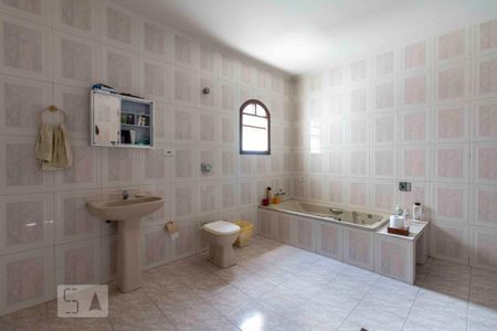 Casa à venda com 223m², 3 quartos e 4 vagas Casa à venda com 223m², 3 quartos e 4 vagasBanheiro Quarto 1 - Suite