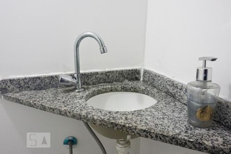 Casa de condomínio à venda com 62m², 2 quartos e 1 vagaLavabo