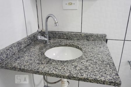 Casa de condomínio à venda com 62m², 2 quartos e 1 vagaBanheiro - Suíte 01