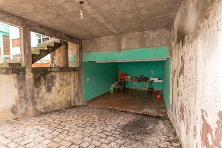 Casa à venda com 220m², 4 quartos e 4 vagas Casa à venda com 220m², 4 quartos e 4 vagasGaragem