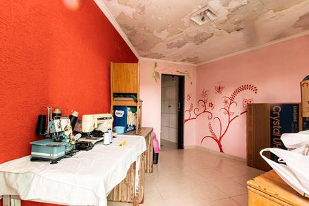 Casa à venda com 220m², 4 quartos e 4 vagas Casa à venda com 220m², 4 quartos e 4 vagasQuarto de serviço