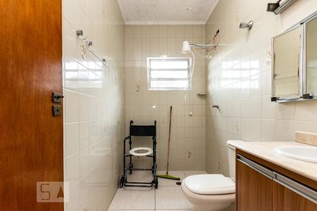 Casa à venda com 220m², 4 quartos e 4 vagas Casa à venda com 220m², 4 quartos e 4 vagasBanheiro