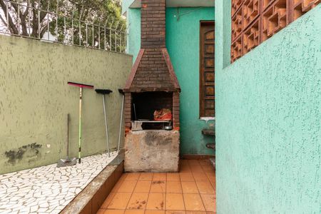 Casa à venda com 220m², 4 quartos e 4 vagas Casa à venda com 220m², 4 quartos e 4 vagasChurrasqueira