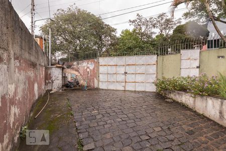 Casa à venda com 220m², 4 quartos e 4 vagas Casa à venda com 220m², 4 quartos e 4 vagasGaragem