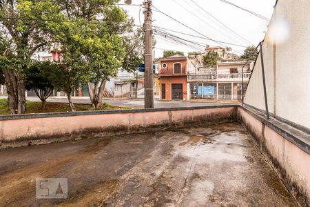 Casa à venda com 220m², 4 quartos e 4 vagas Casa à venda com 220m², 4 quartos e 4 vagasTerraço