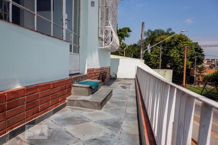 Casa à venda com 150m², 4 quartos e 3 vagas Casa à venda com 150m², 4 quartos e 3 vagasEntrada - Casa 1