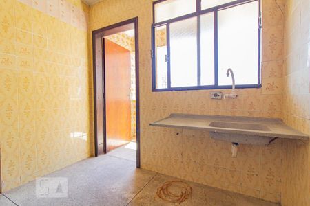 Cozinha de apartamento para alugar com 2 quartos, 50m² em Rebouças, Curitiba