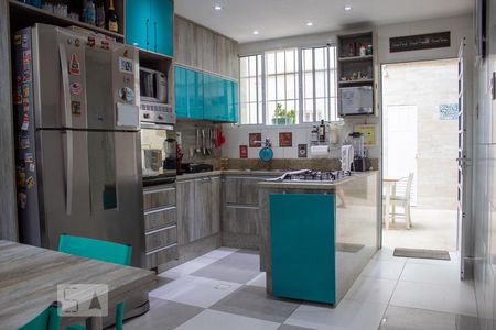 Casa à venda com 365m², 5 quartos e 1 vagaCozinha