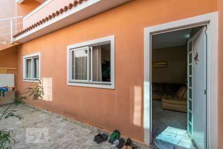 Casa de condomínio para alugar com 100m², 2 quartos e sem vagaFachada interna do imóvel