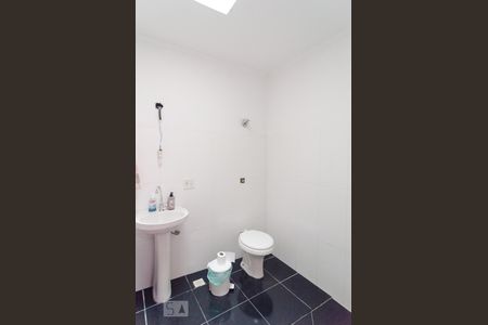 Casa à venda com 225m², 3 quartos e sem vagaBanheiro da Suíte 2