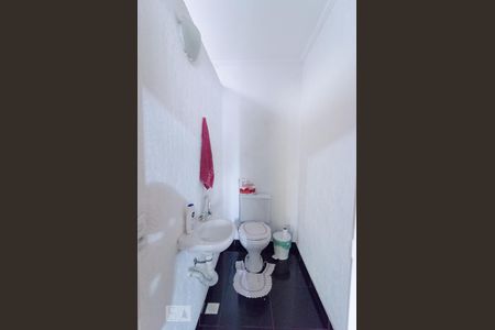 Casa à venda com 225m², 3 quartos e sem vagaLavabo