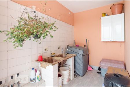 Casa à venda com 225m², 3 quartos e sem vagaLavanderia