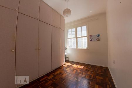 Quarto 2 de apartamento para alugar com 2 quartos, 79m² em Rio Branco, Porto Alegre