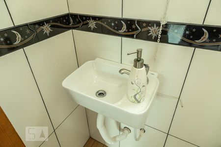 Casa à venda com 232m², 3 quartos e 2 vagasBanheiro do Salão de festas